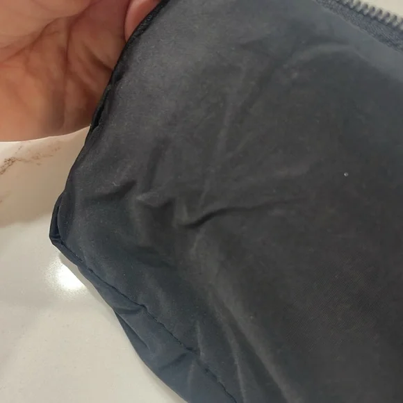 NWT Ododos Flawed Black Small Waist Bag - Picture 5 of 7